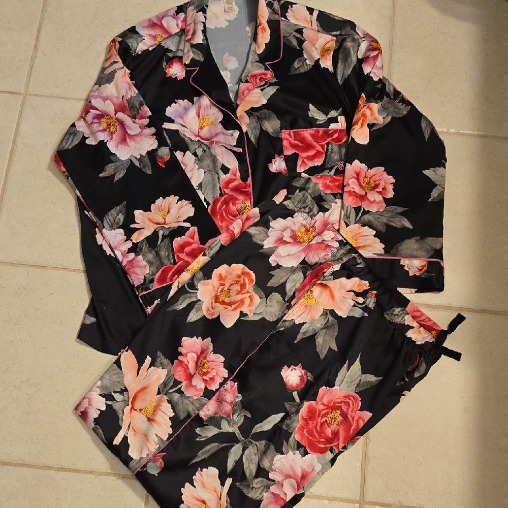 Victoria's Secret Floral Black Pajama Set- Size XL Regular